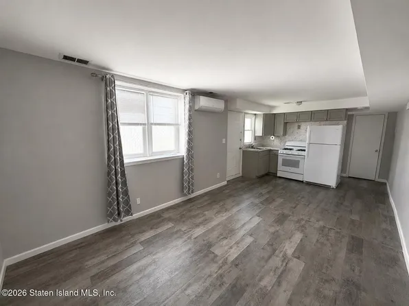 127 Evergreen St, Staten Island, NY 10308