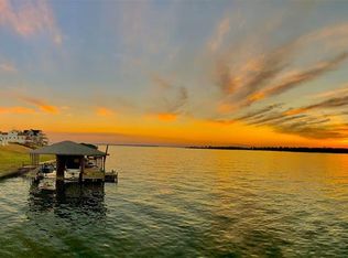 330 Peninsula Dr, Livingston, TX 77351