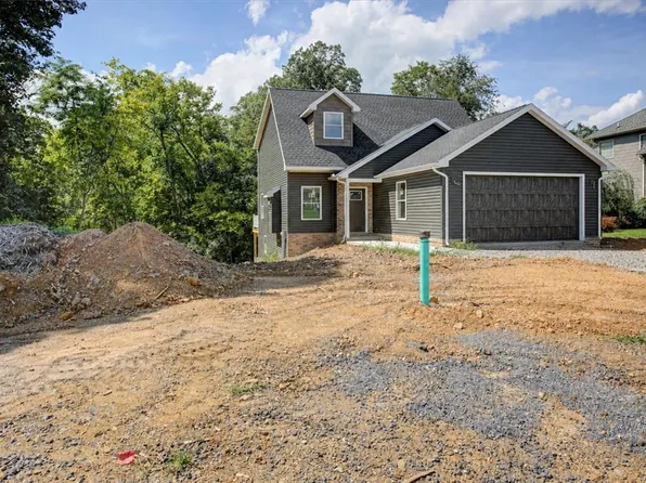 801 Dickeys Dr, Chambersburg, PA 17202