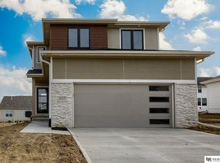 12117 S 111th Ave, Papillion, NE 68046