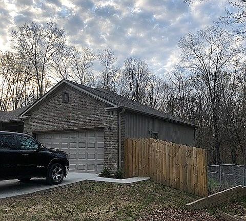 2nd image of 42 Brecknock Dr