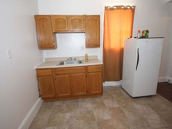 4th image of 658 W Tusculum St