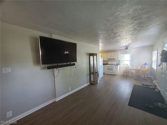 4th image of 1711 Lyndon Ave