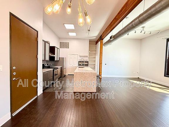 2nd image of 2502 Live Oak St #128