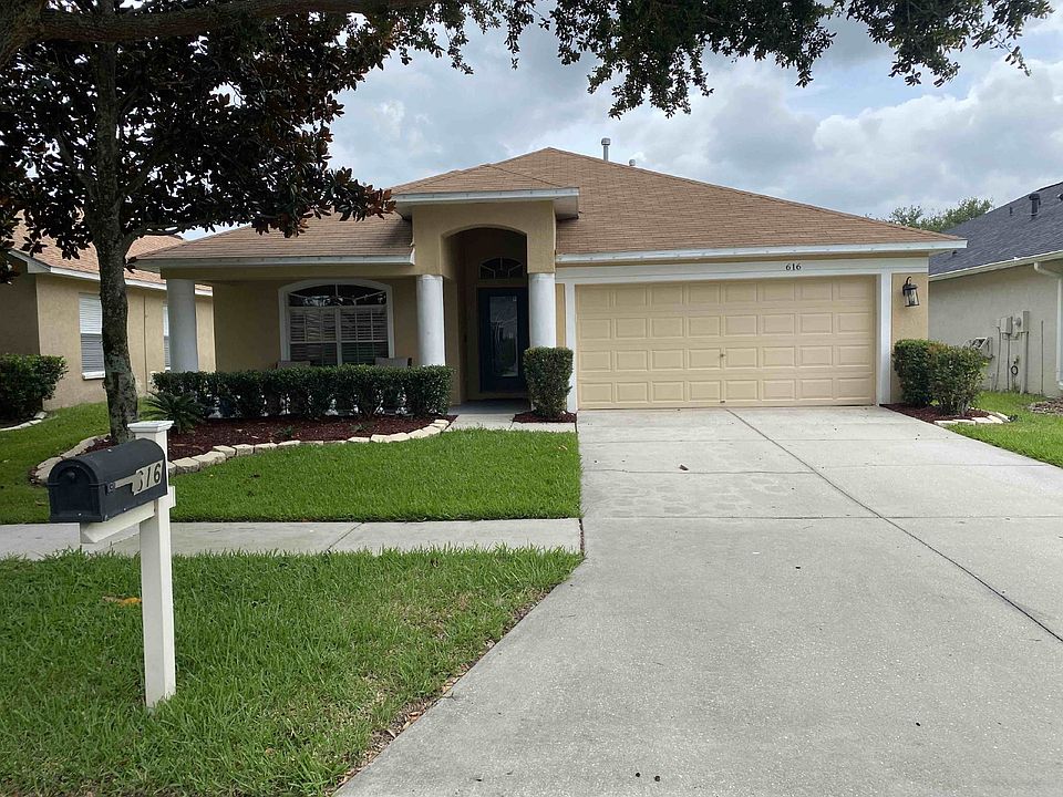 1st image of 616 Straw Lake Dr
