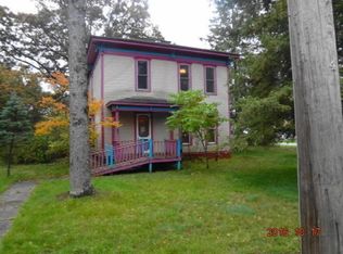 525 W 8th St, Baldwin, MI 49304