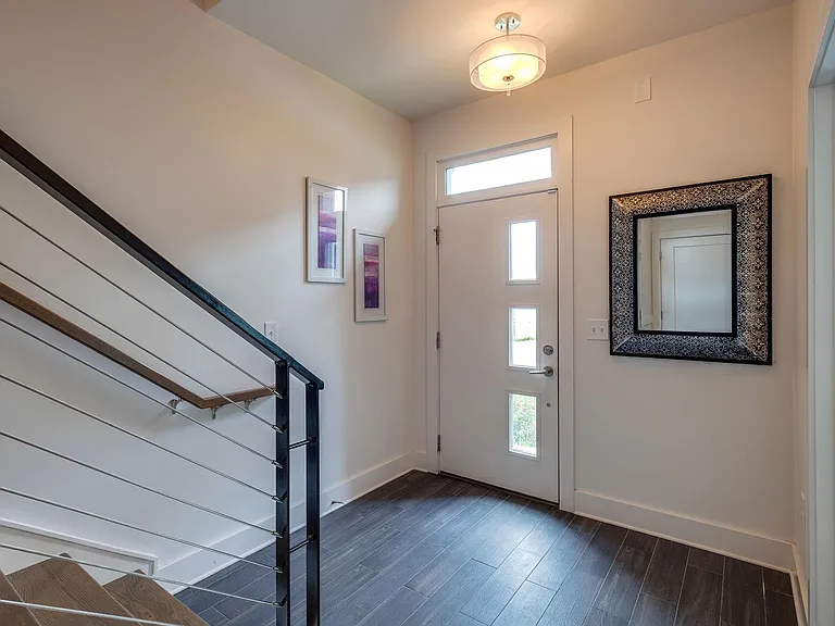 710 Melpark Dr — Photo 3
