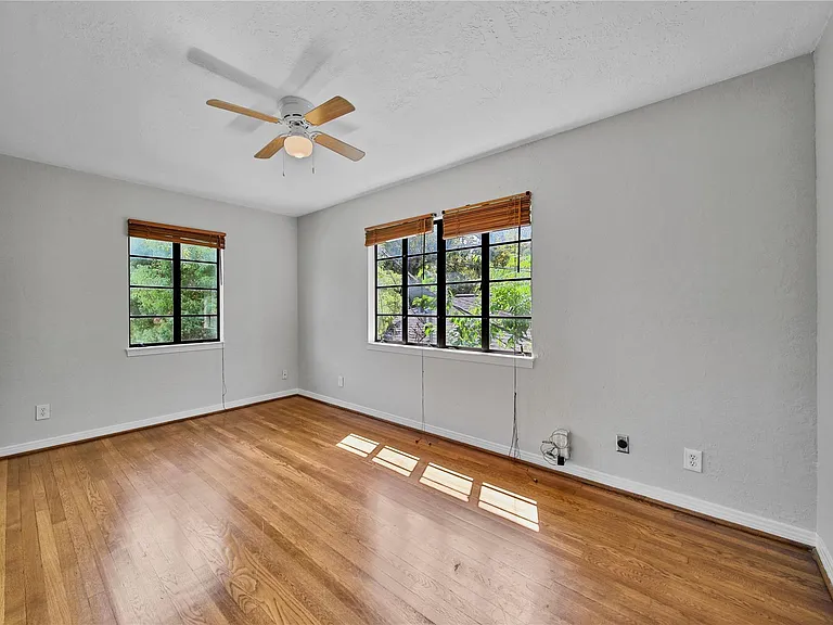 216 1/2 Munford St — Photo 17