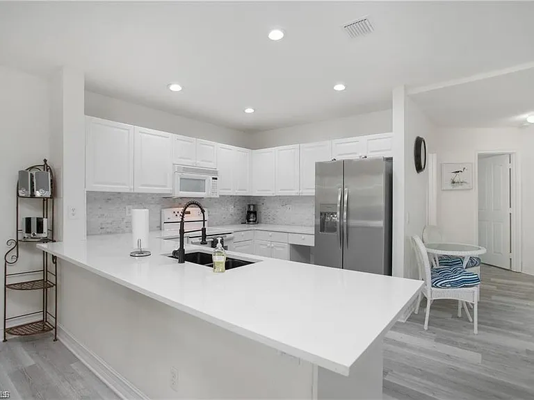 700 Diamond Cir #706 — Photo 8