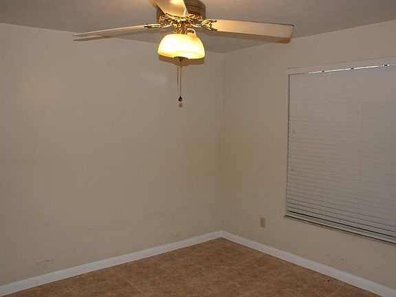 5th image of 1523 SE 21st St