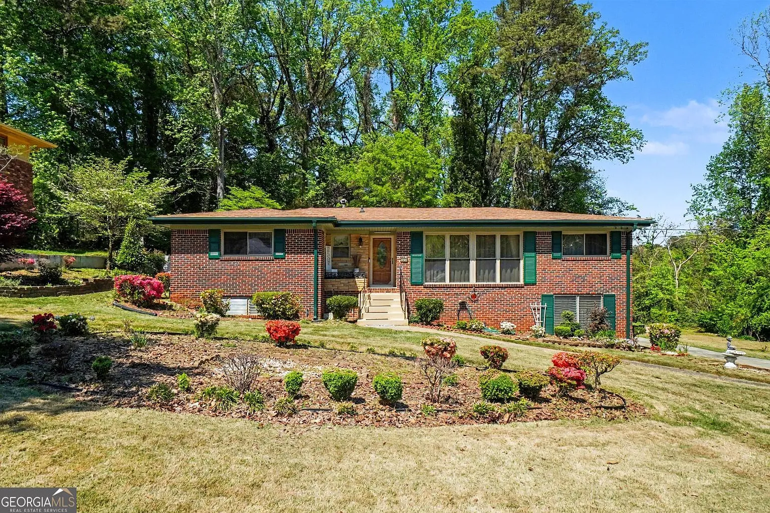 2429 Woodhill Ln photo 1