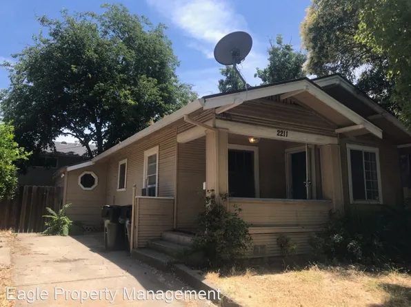 2211 33rd St, Sacramento, CA 95817