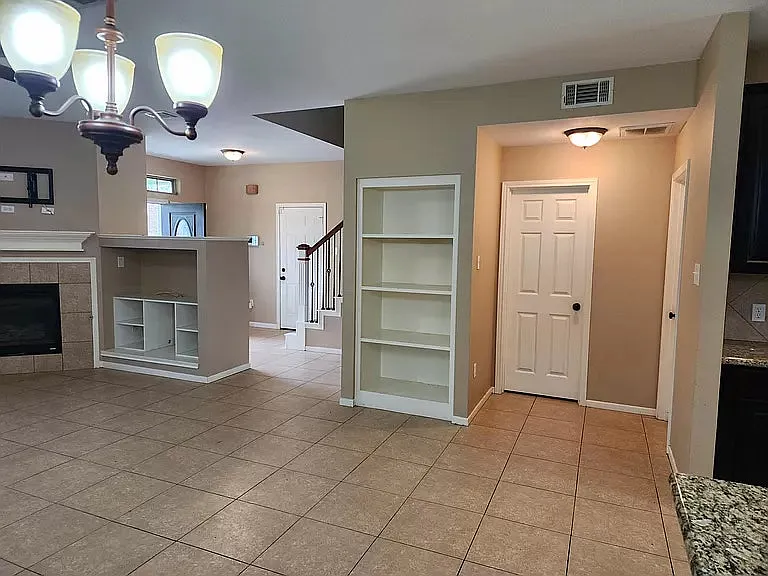 2318 Tracy Ln, Unit 3 — Photo 4