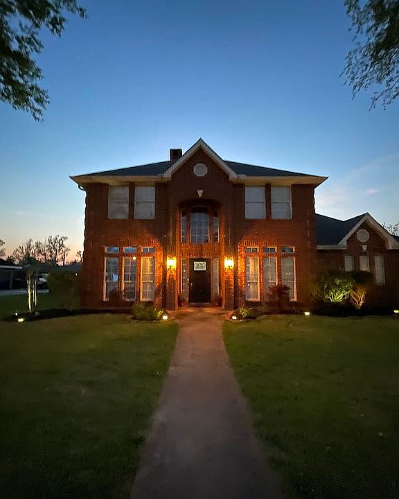 2nd image of 3912 Saint Philippe Dr