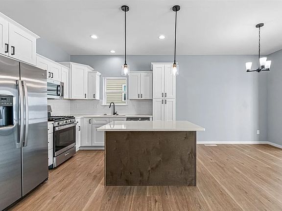 4th image of 945 Eisenhower Blvd #945