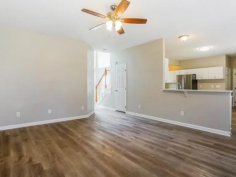 8817 Whitby Ct — Photo 5