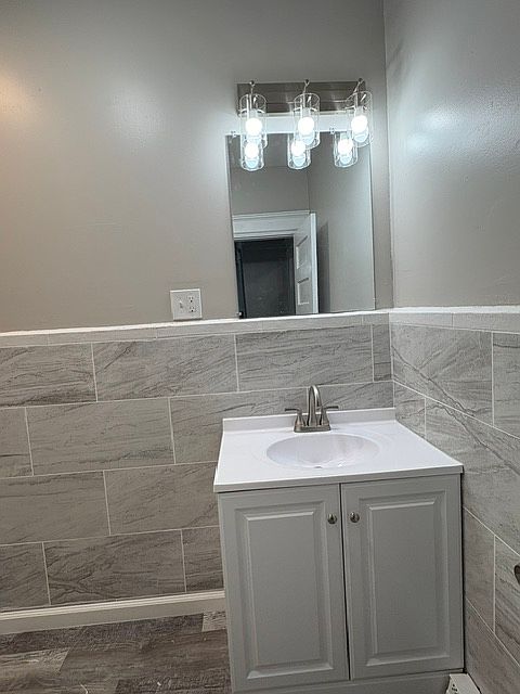 1st image of 105 Division St #3