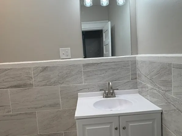 105 Division St #3, Waterbury, CT 06704