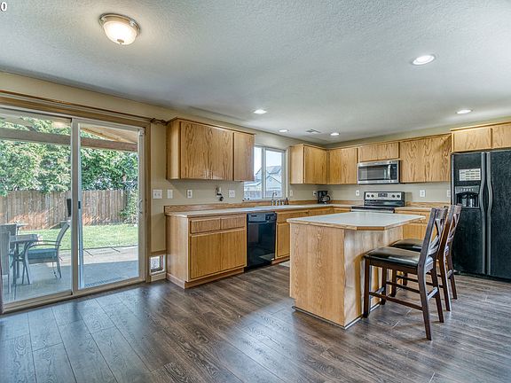 3rd image of 16016 NE 92nd St
