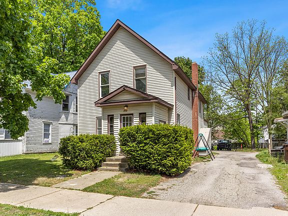 2nd image of 124 Woodward Ave