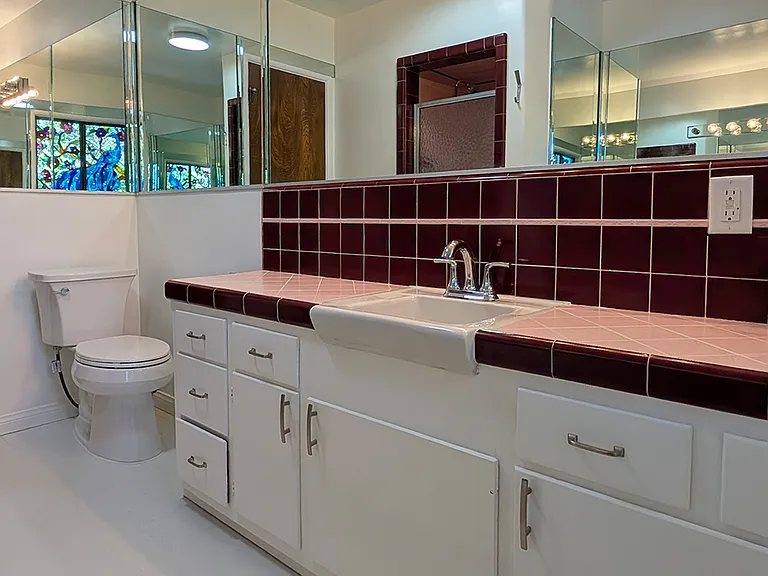 545 Hillgreen Dr — Photo 18
