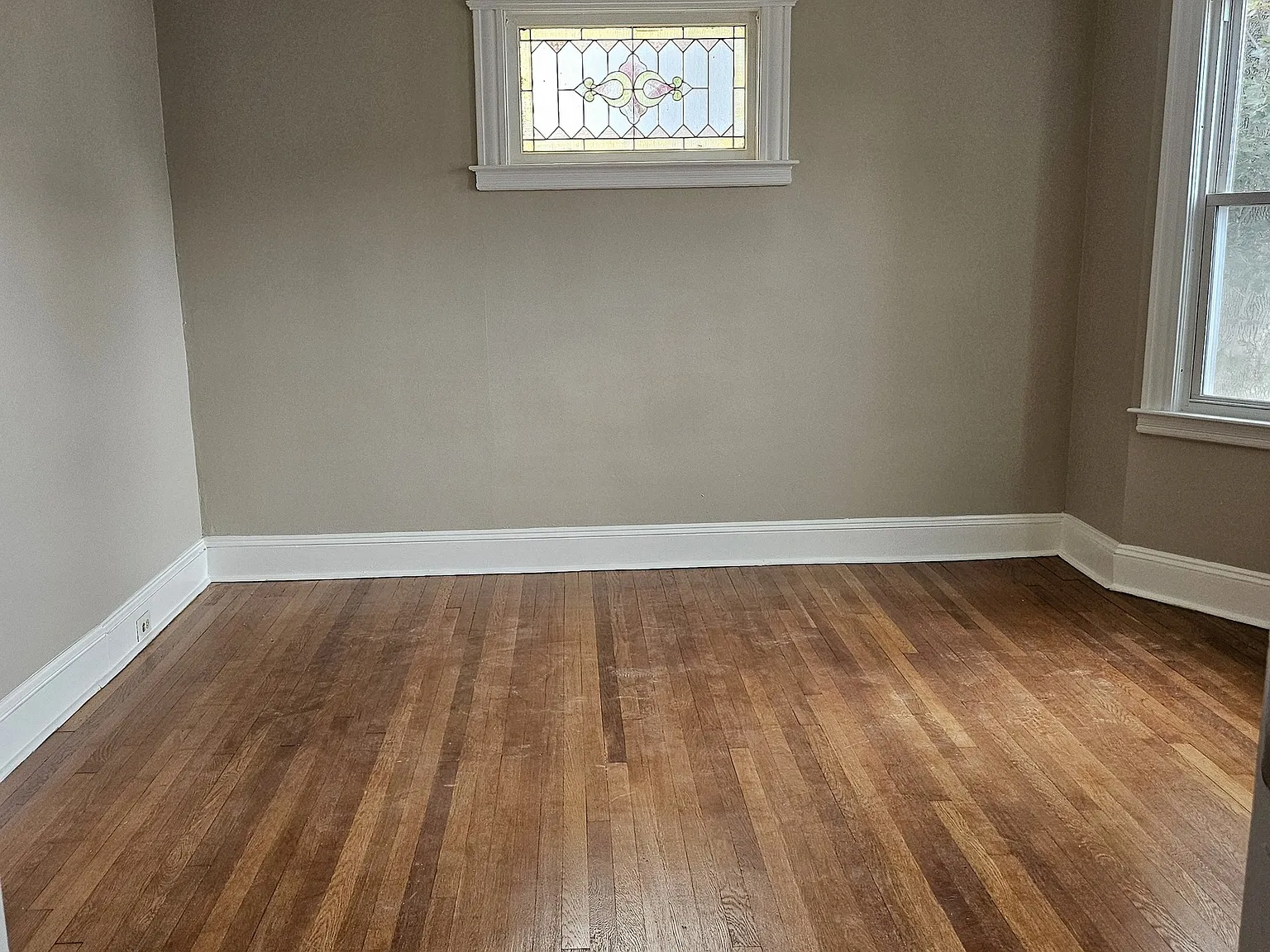 3 bed, 1.0 bath, 1200 sqft, $2,100 — Photo 4