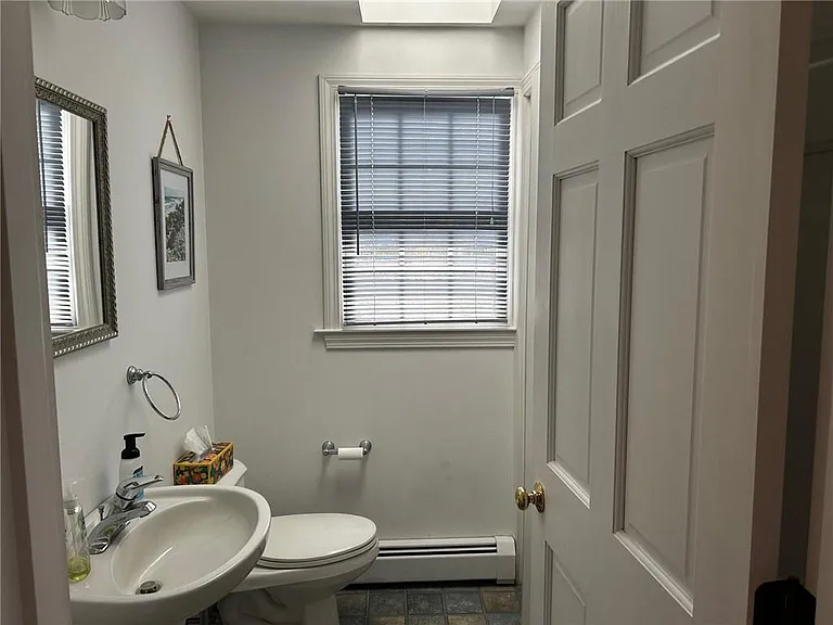 123 Border Ave — Photo 9
