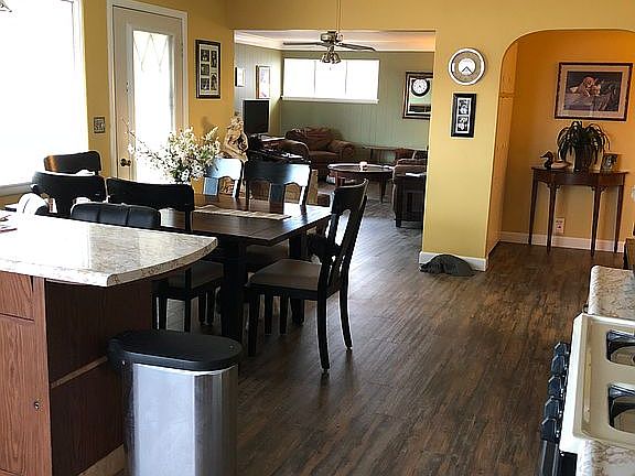 Kitchen/dining 