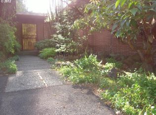 203 SW Palater Rd, Portland, OR 97219