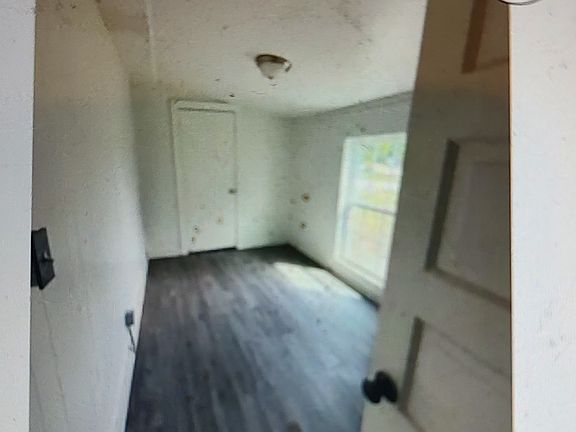 3rd image of 403 W 4th St