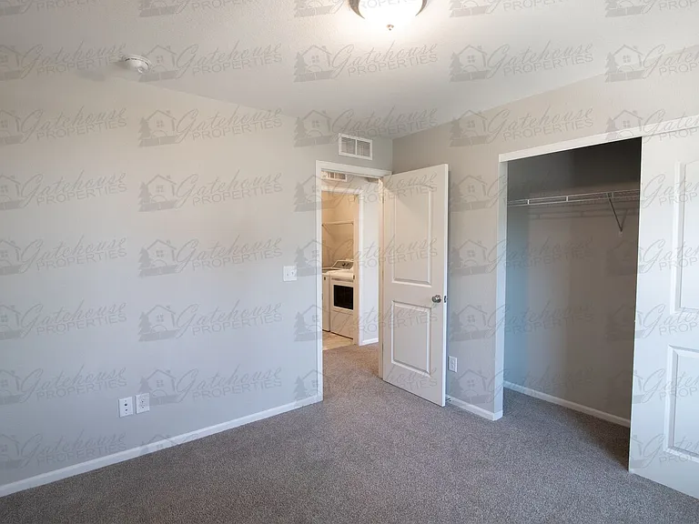 10294 E 59th Ave — Photo 35