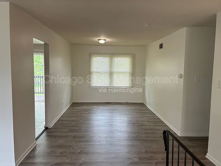 4341 189th St — Photo 3