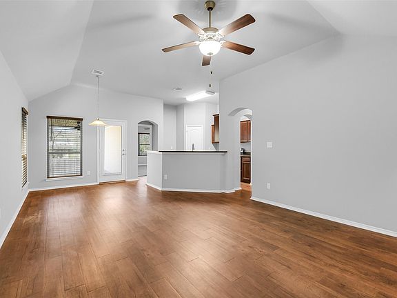 5th image of 151 Doe Run Dr