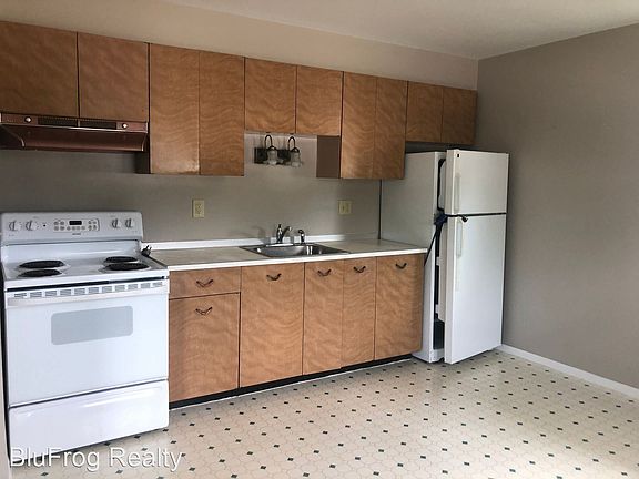 2nd image of 714 13th St SE #11372100