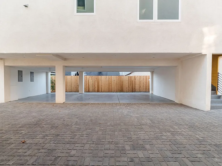 5246 Cleon Ave — Photo 20