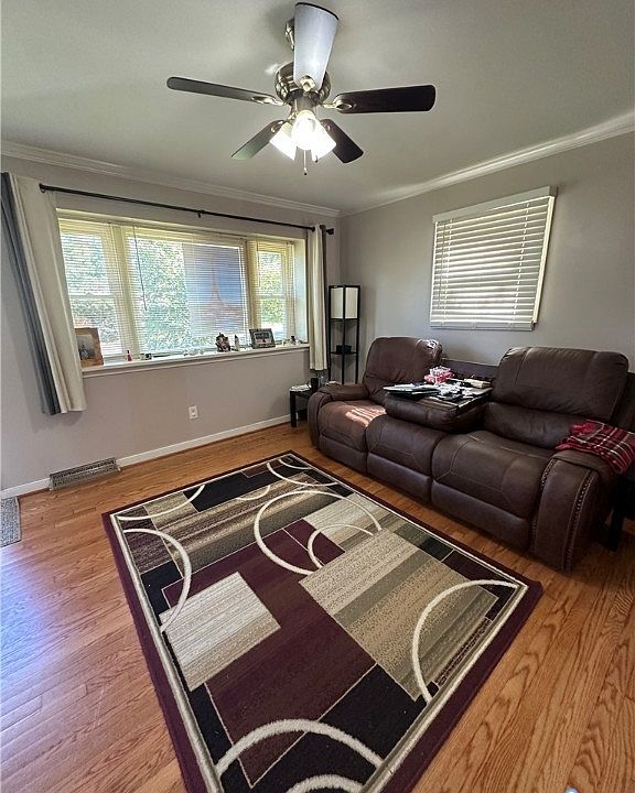 2nd image of 9305 Wyndhurst Dr
