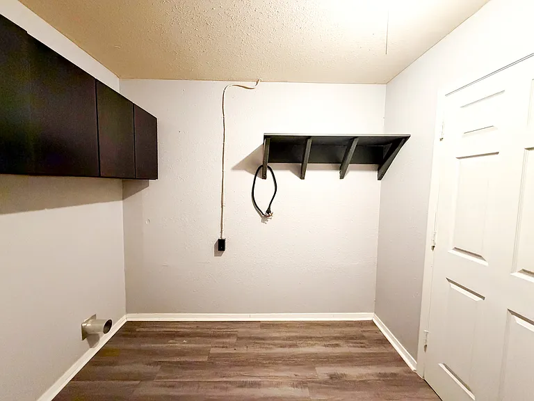1204 Chippendale Dr — Photo 12