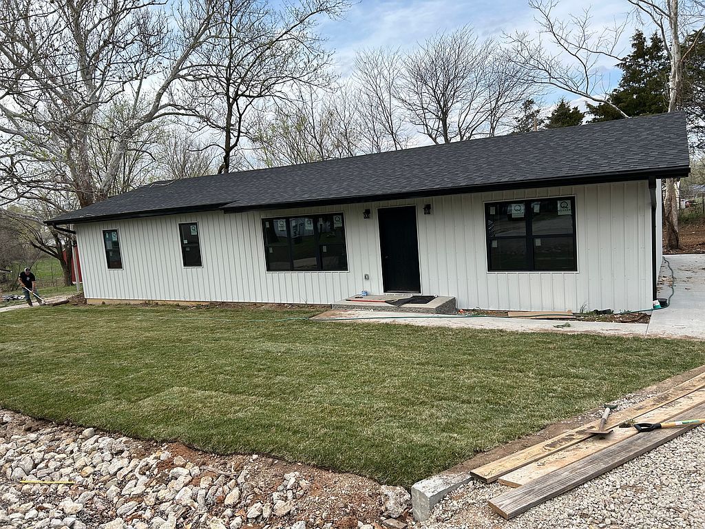 213 Flora St - Property Image