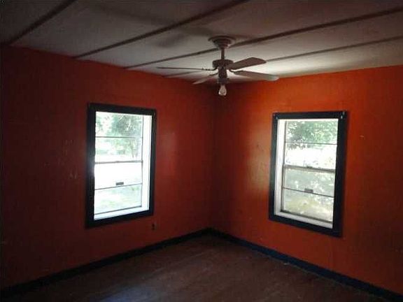 5th image of 4018 Bernhardt Dr