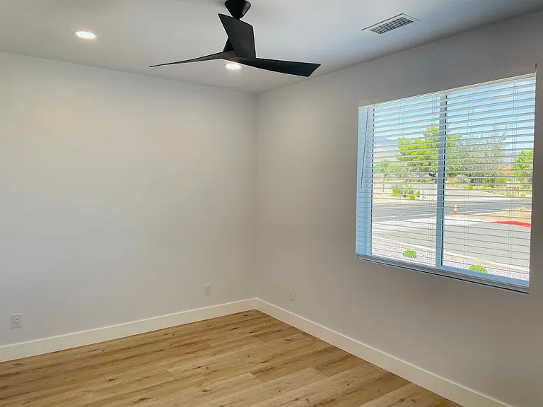 17 N Alamos Dr #B — Photo 15