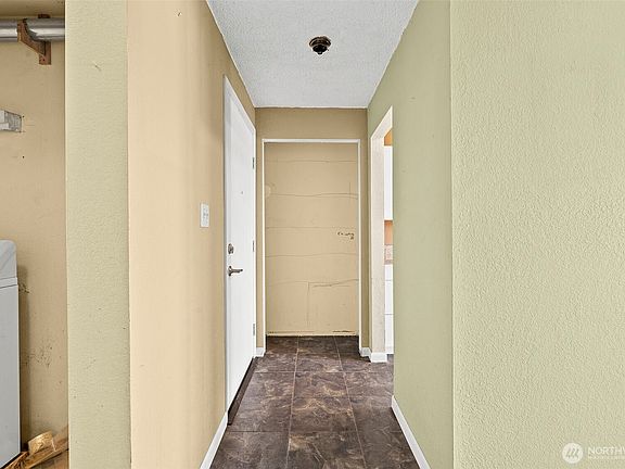 5th image of 1003 S Pearl Street #B15