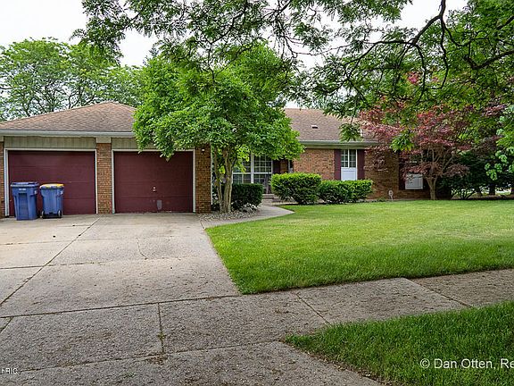 2nd image of 2400 Barfield Dr SE