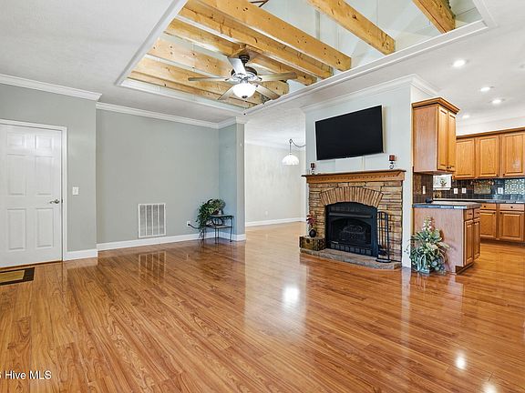 5th image of 115 Ashleigh Boulevard