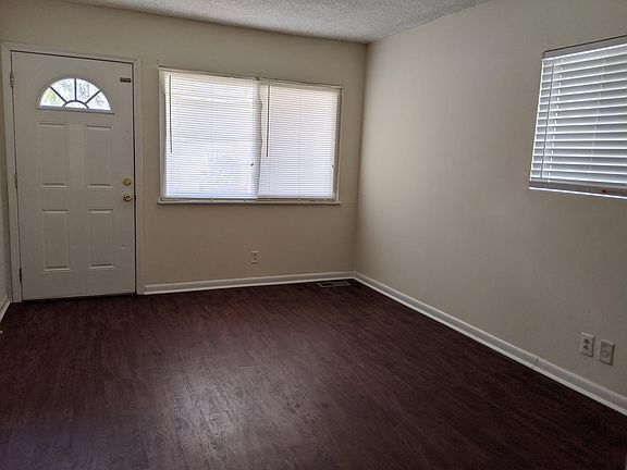 4th image of 811 Circle Vw