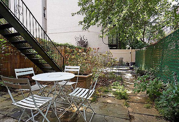 1st image of 163 De Kalb Ave #1
