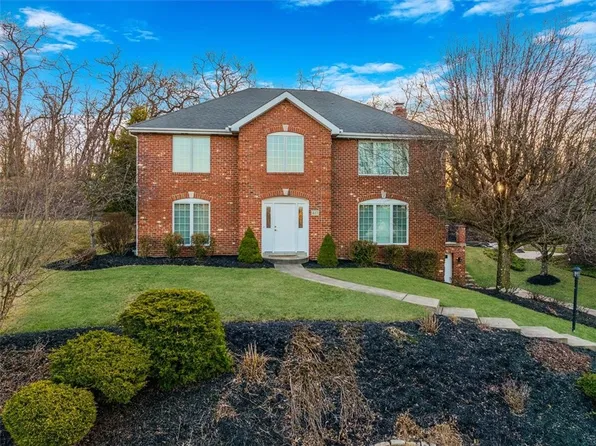 417 Pine Valley Dr, Bridgeville, PA 15017