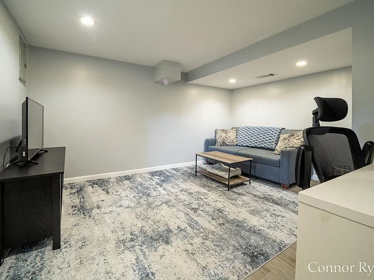 6145 Idaho Ave NE — Photo 13