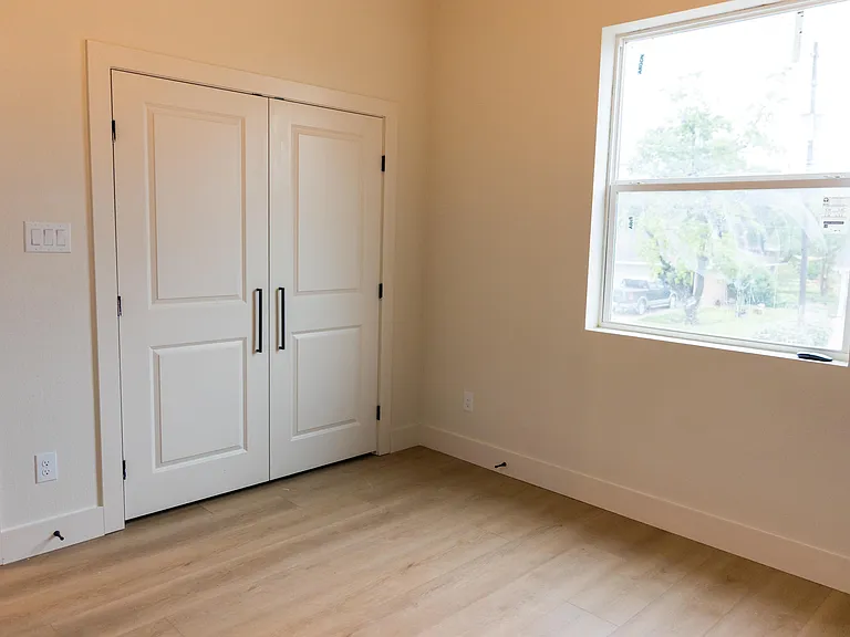 Main Floor Bedroom #2