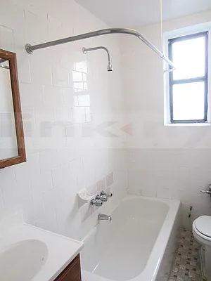 Rented by Link NY Realty | media 8