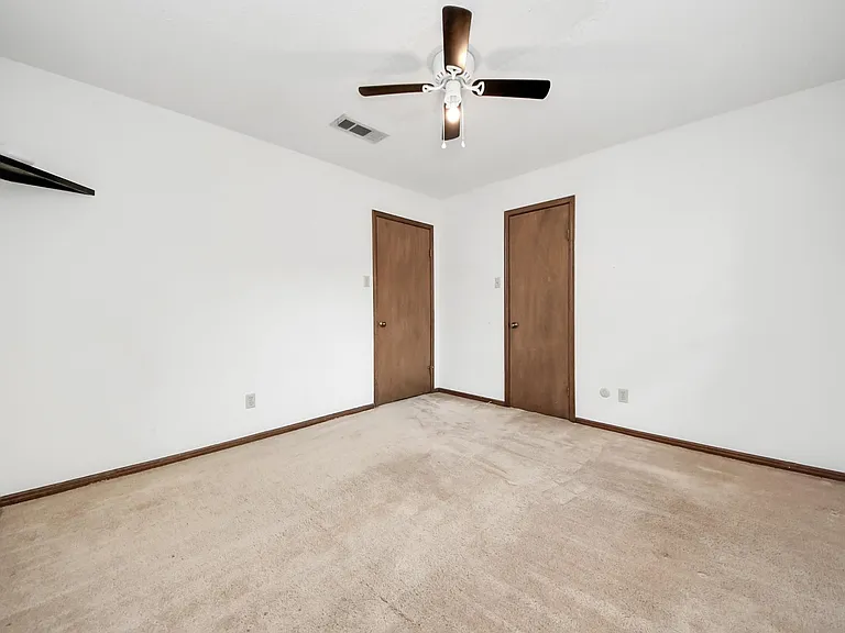 7510 Renmark Ln — Photo 17